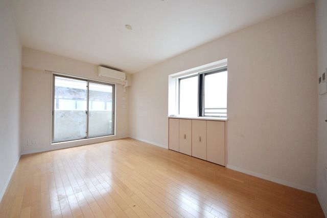 居室・リビング　★角部屋２面採光★