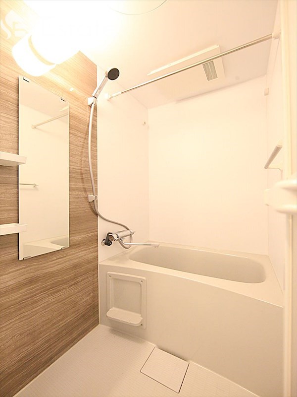 バス・シャワールーム　バスルーム