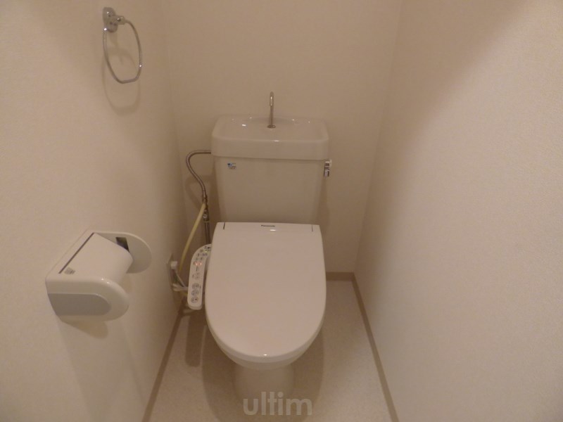 トイレ　※別のお部屋のお写真です。御参考までに。