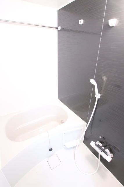 バス・シャワールーム　※別室参考写真。バスルームはシンプルなデザインです★