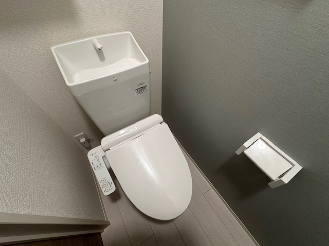 トイレ　写真は内装済み別号室