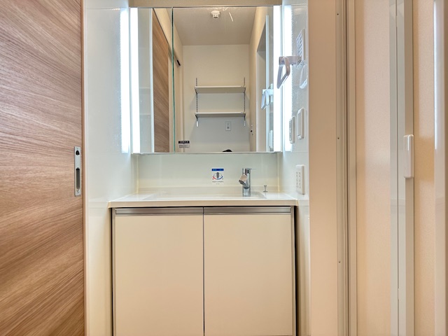 洗面設備　写真は内装済み別号室