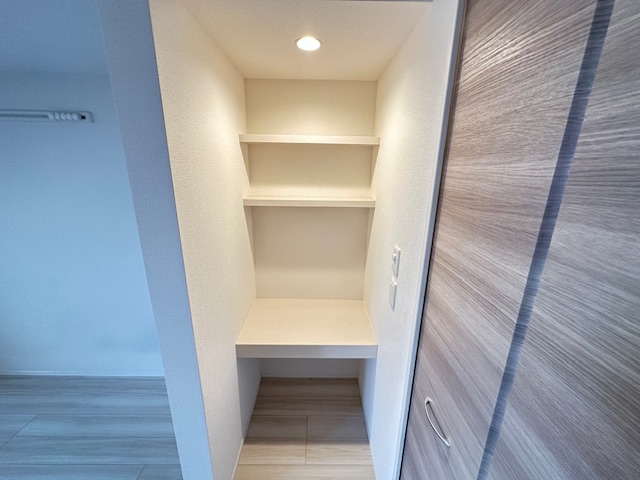 収納　写真は内装済み別号室