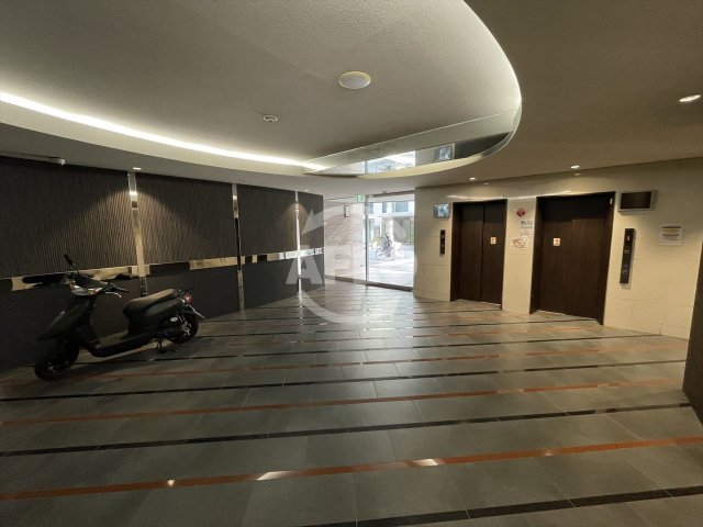 ロビー　SERENiTE北浜　ロビー