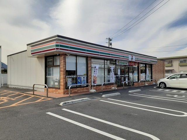 コンビニ　セブンイレブン宇佐閤店（コンビニ）まで550m