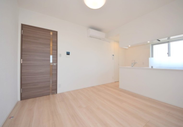 居室・リビング　☆明るい居間☆