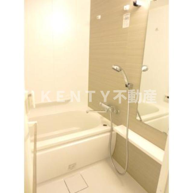 バス・シャワールーム　落ち着いた空間のお風呂です