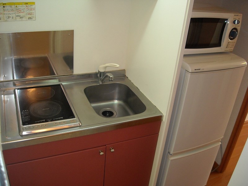 キッチン　便利な2口コンロのキッチンです。