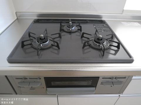 キッチン　3口ガスコンロ