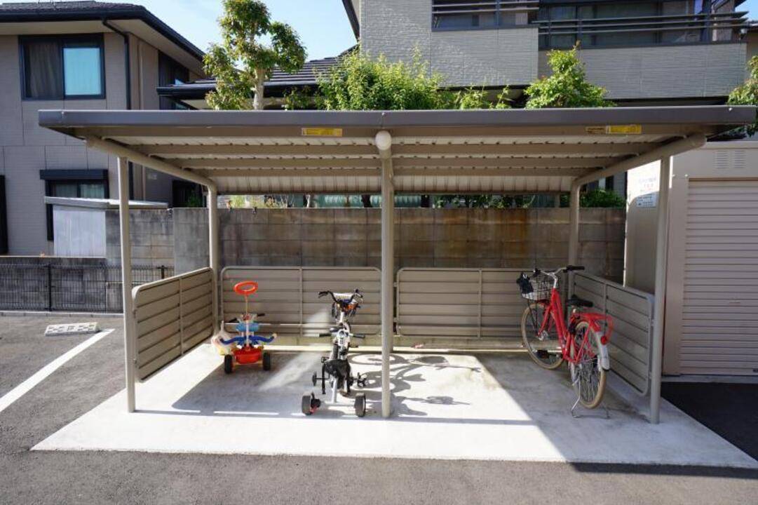 駐車場　駐輪場