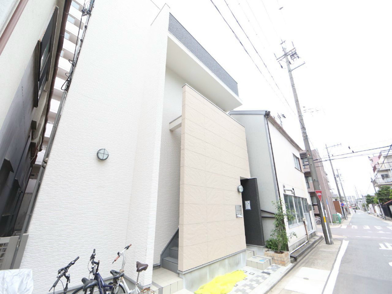 建物外観　外観　デザイナーズ　光インターネット無料　1階防犯シャッター