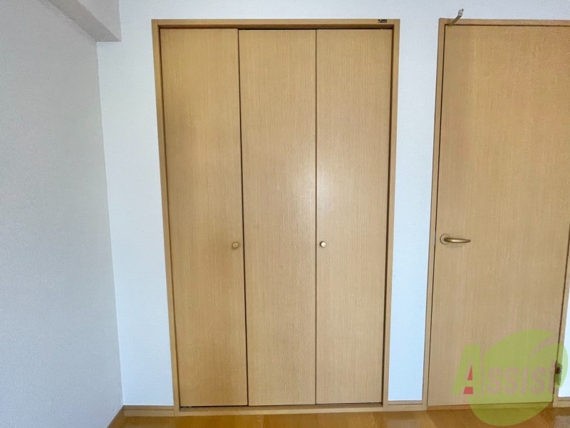 収納　リビングのクローゼットは大きくお部屋を広く使えます