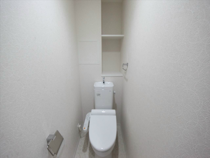 トイレ　温水洗浄暖房便座付トイレ