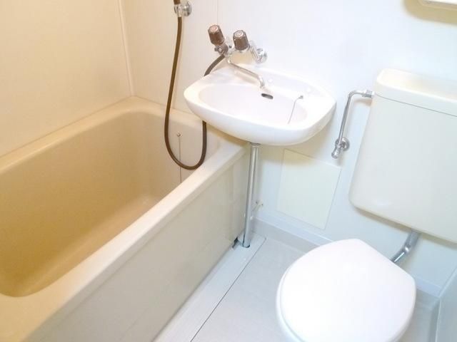 バス・シャワールーム　★トイレバス一緒ですね★