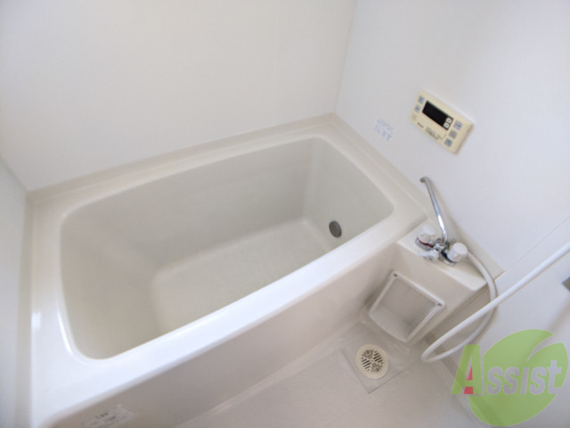 バス・シャワールーム　追い焚きがついているのでいつでも温かいお風呂に入れます。