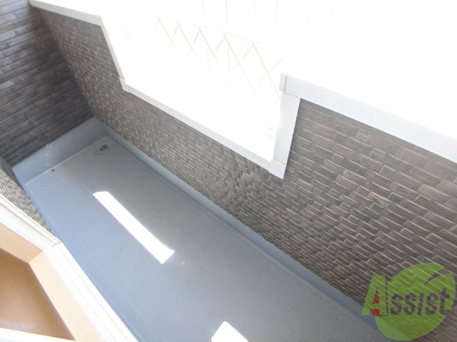 バルコニー　お天気のいい日はバルコニーで洗濯物も干せますよ。