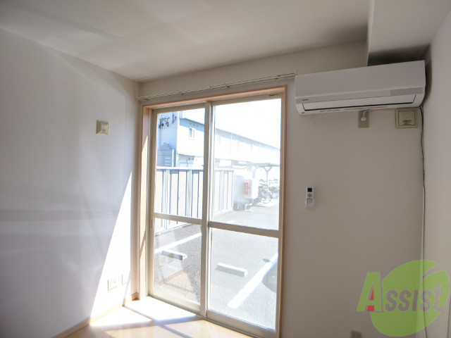 その他設備　あらかじめエアコンがついています。夏も冬も快適ですよ。