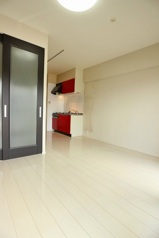 居室・リビング　※別号室の写真です。