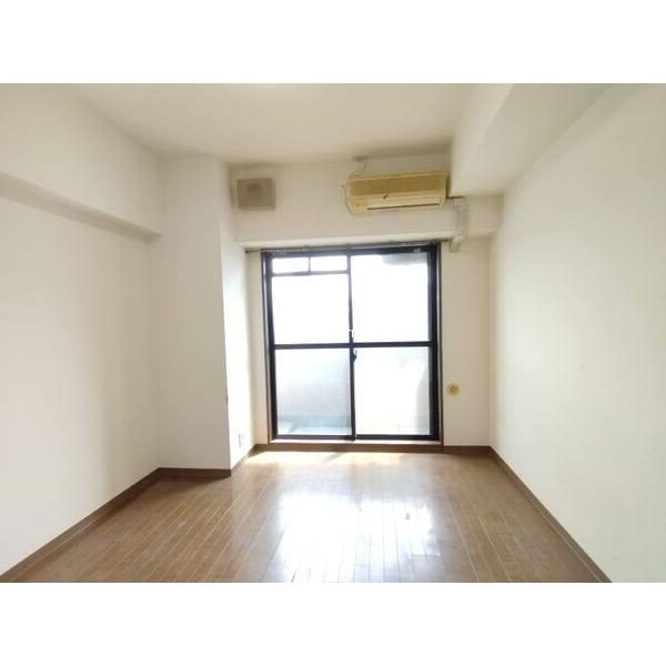 その他部屋・スペース　落ち着いて過ごせるお部屋なので、寝室にいかがでしょうか