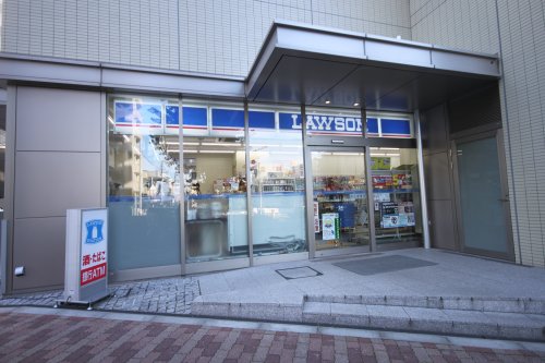 コンビニ　ローソン本郷一丁目春日通店（コンビニ）まで478m