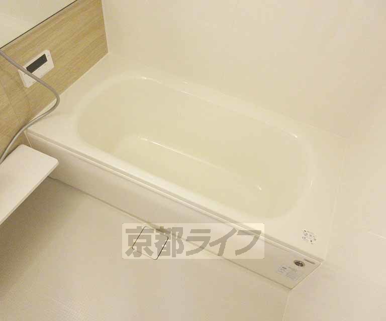 バス・シャワールーム　広々としたお風呂です。