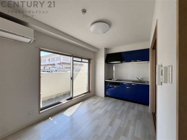 居室・リビング　バルコニーに面した8帖のダイニング♪