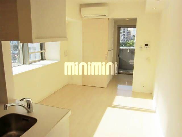 居室・リビング　明るい居室