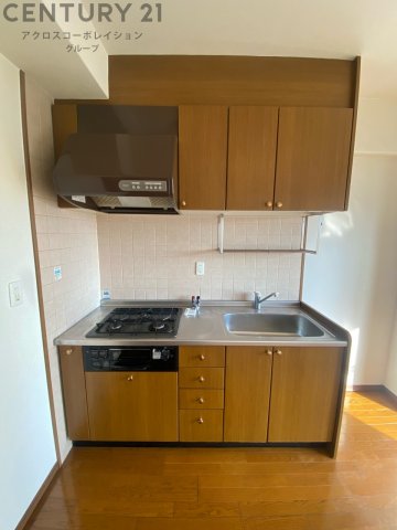 キッチン　壁付けキッチンでスペースを最大限有効活用できます！