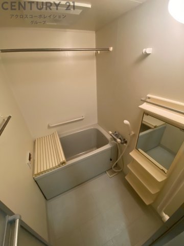 バス・シャワールーム　浴室乾燥がついて便利☆