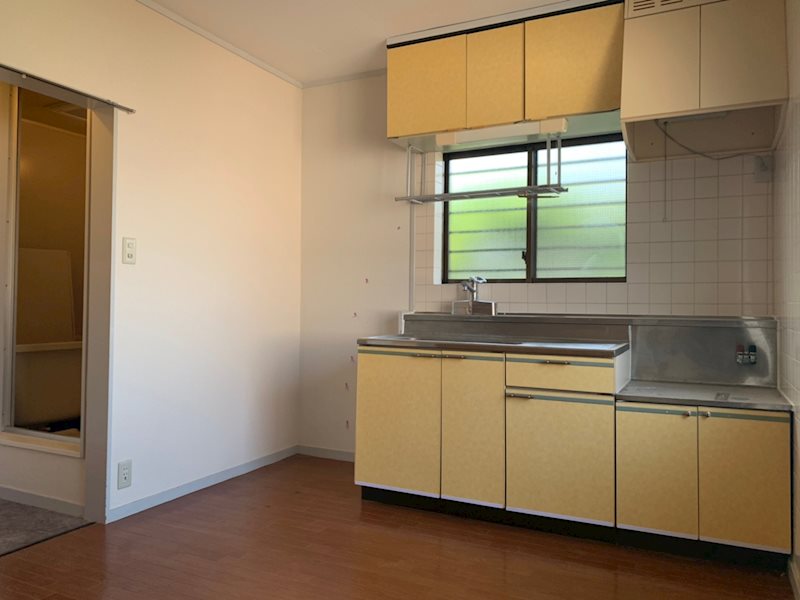 居室・リビング　別号室参考写真となります。