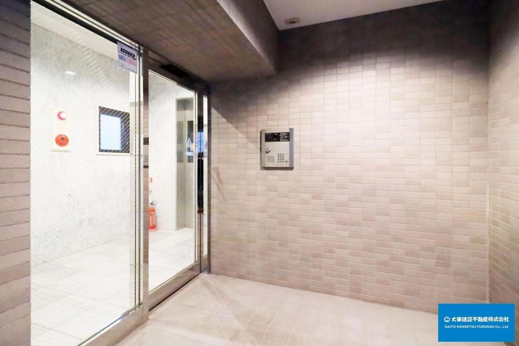 エントランス　トイレ