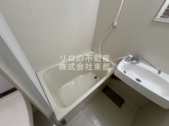 バス・シャワールーム　足が伸ばせる広々バスタブでリラックス♪