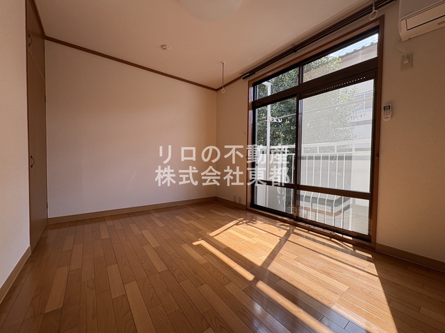 居室・リビング　南向きなので暖かな日差しが入りますね♪