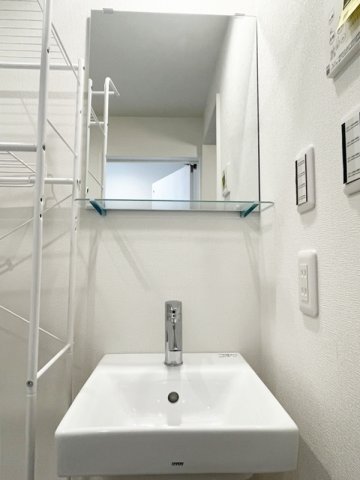 洗面設備　身支度に欠かせない独立洗面台♪