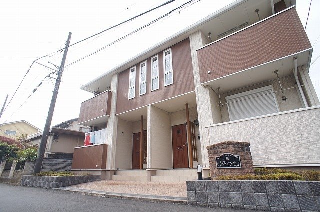 建物外観　落ち着いた雰囲気の外観です