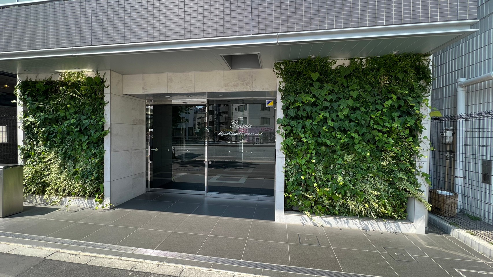 エントランス　エントランス