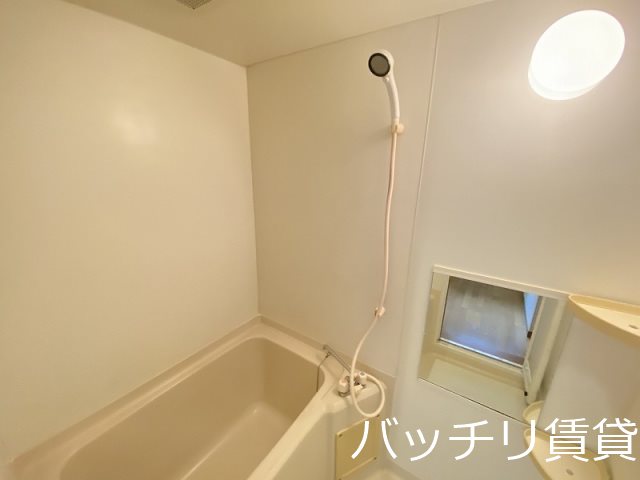バス・シャワールーム　別号室写真のため、現況を優先いたします。