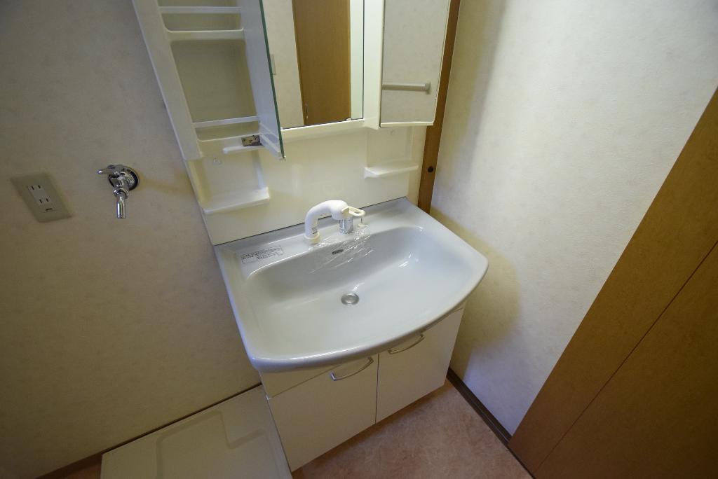 洗面設備　洗髪洗面化粧台