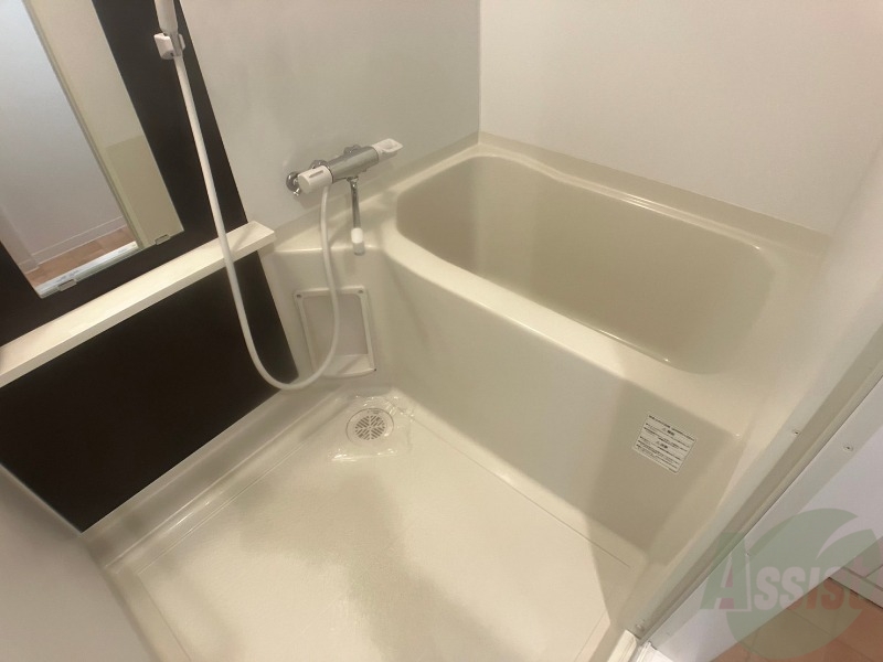 バス・シャワールーム　ユニットバスです。疲れを癒すのに欠かせませんね！