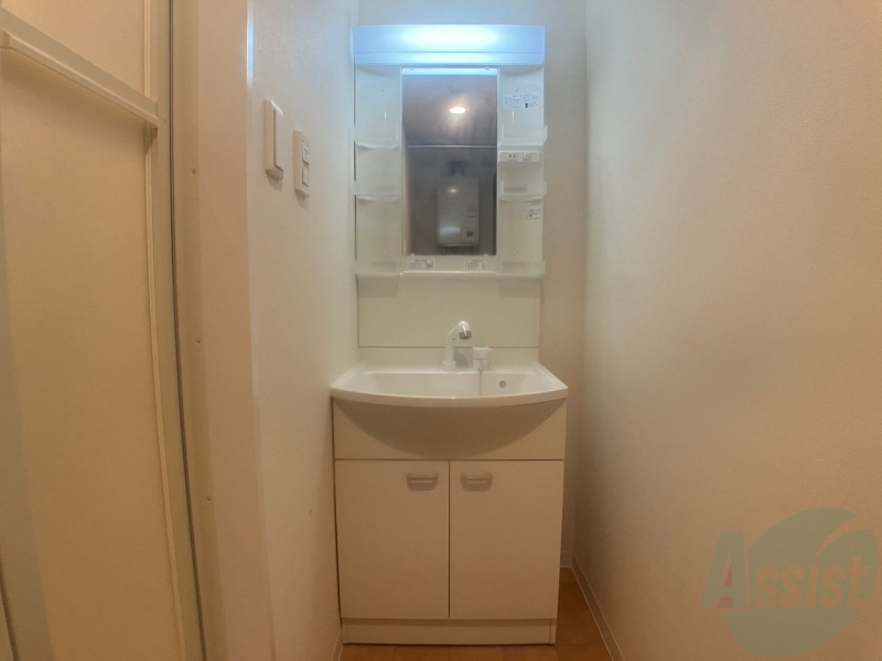 洗面設備　こちらに洗面台があります。朝の洗顔はこちらで。