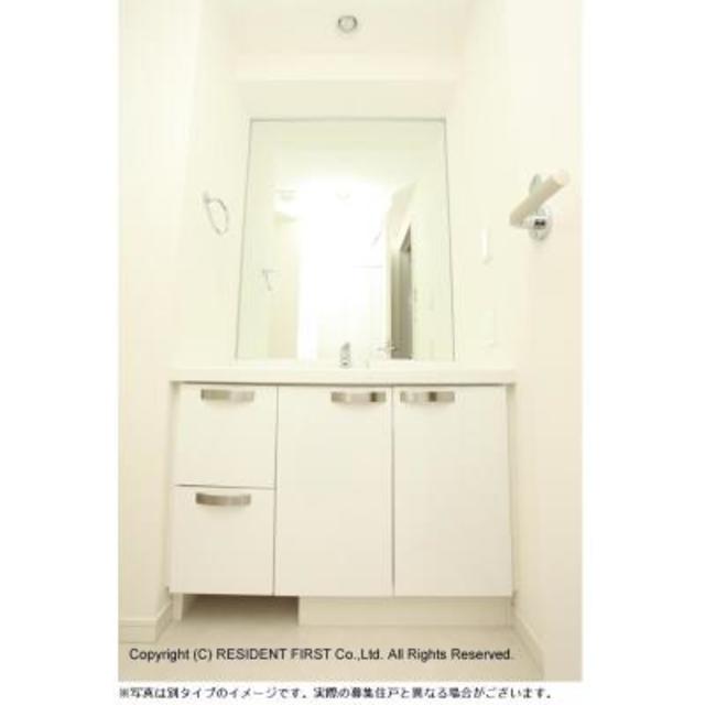 洗面設備　※写真は同タイプ住戸です。