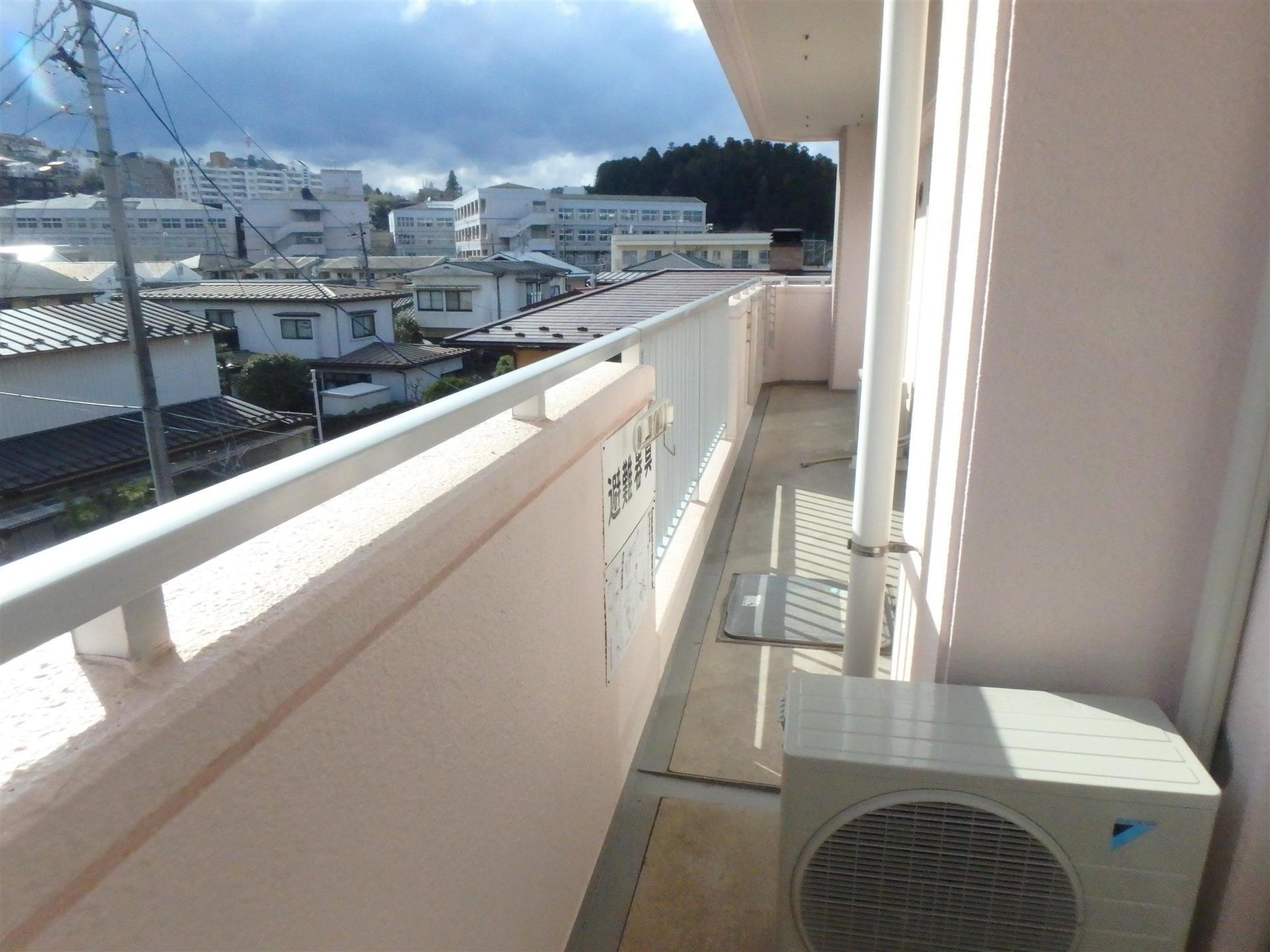 バルコニー　広々としたバルコニーです