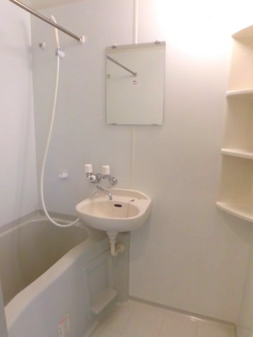 バス・シャワールーム　レジディア大井町　反転