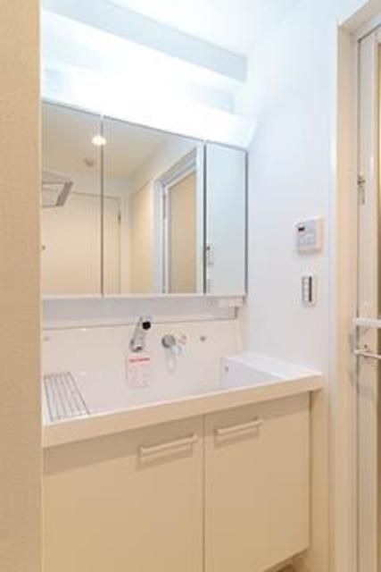 洗面設備　※写真は同タイプ住戸です。