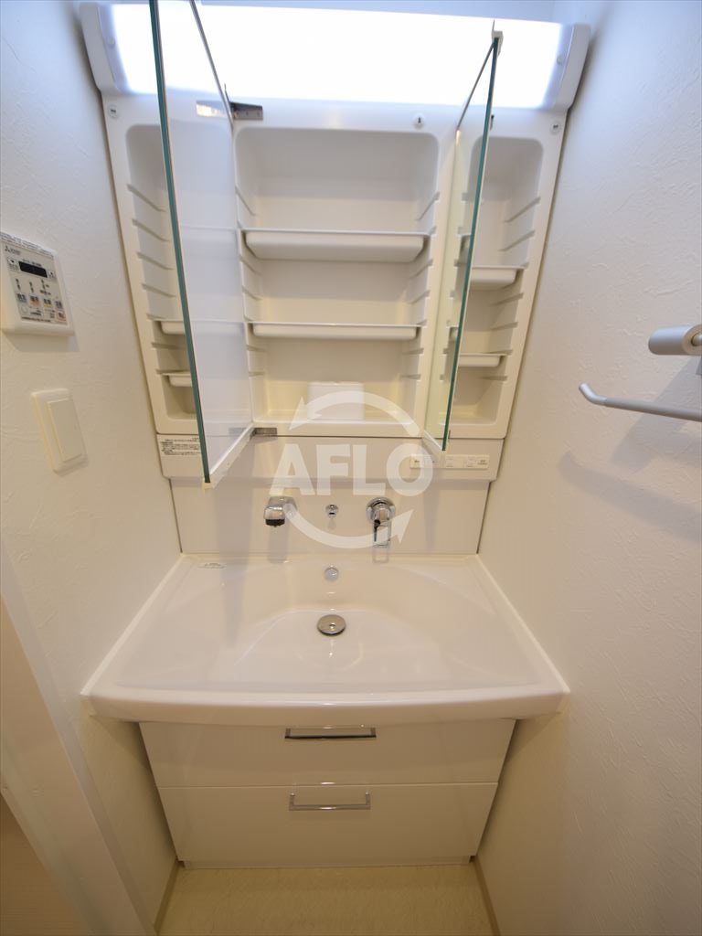 洗面設備　スプランディッド本町東　洗面所