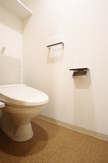 トイレ　※別室の参考写真の為、現況優先です。