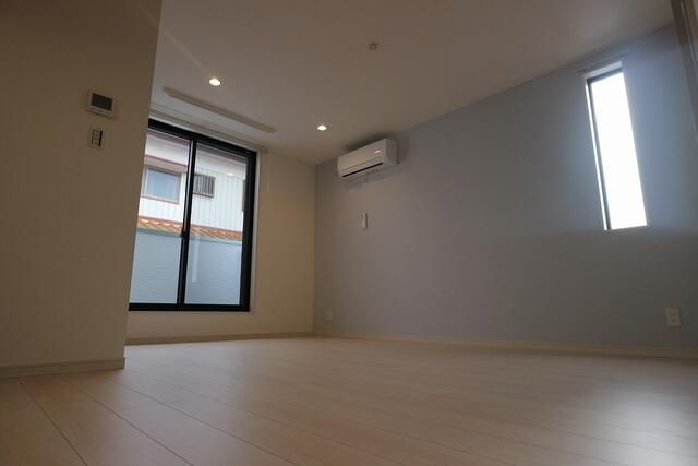 居室・リビング　別部屋参考写真となります