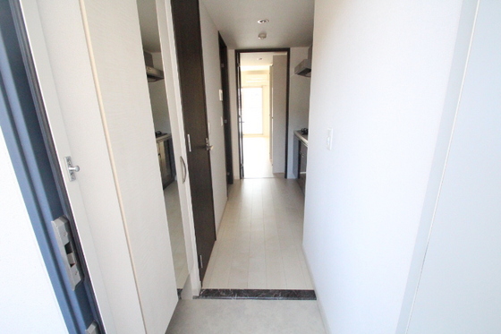 玄関　※別部屋の写真です