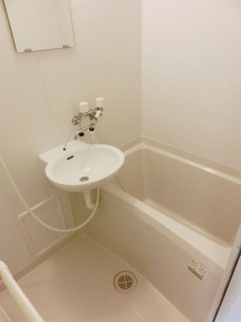 バス・シャワールーム　バスルーム