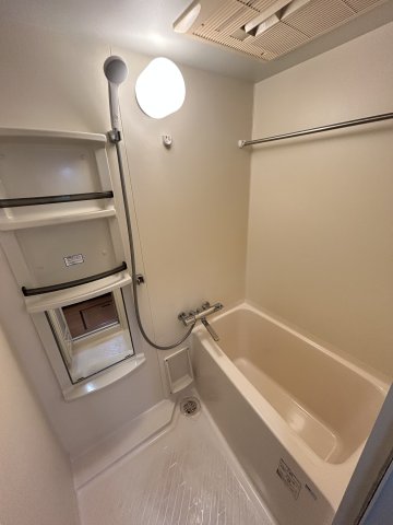 バス・シャワールーム　ゆったり過ごせるお風呂です